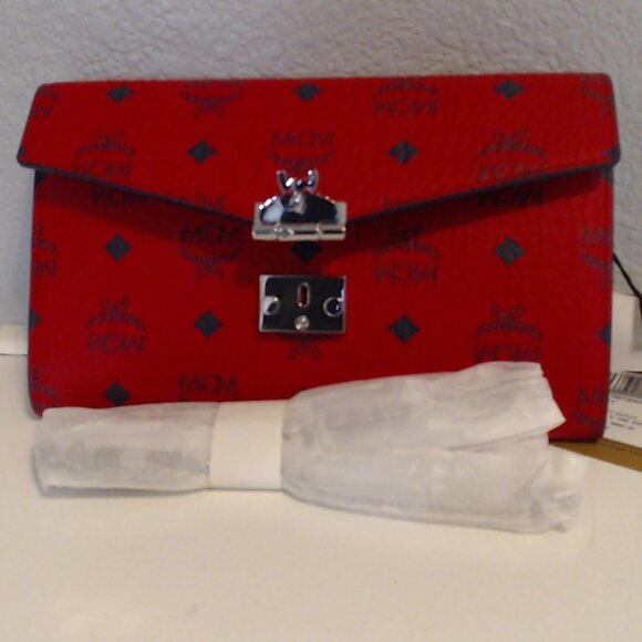 MCM Clutch & Crossbody with silver hardware BNWT - Picture 6 of 6